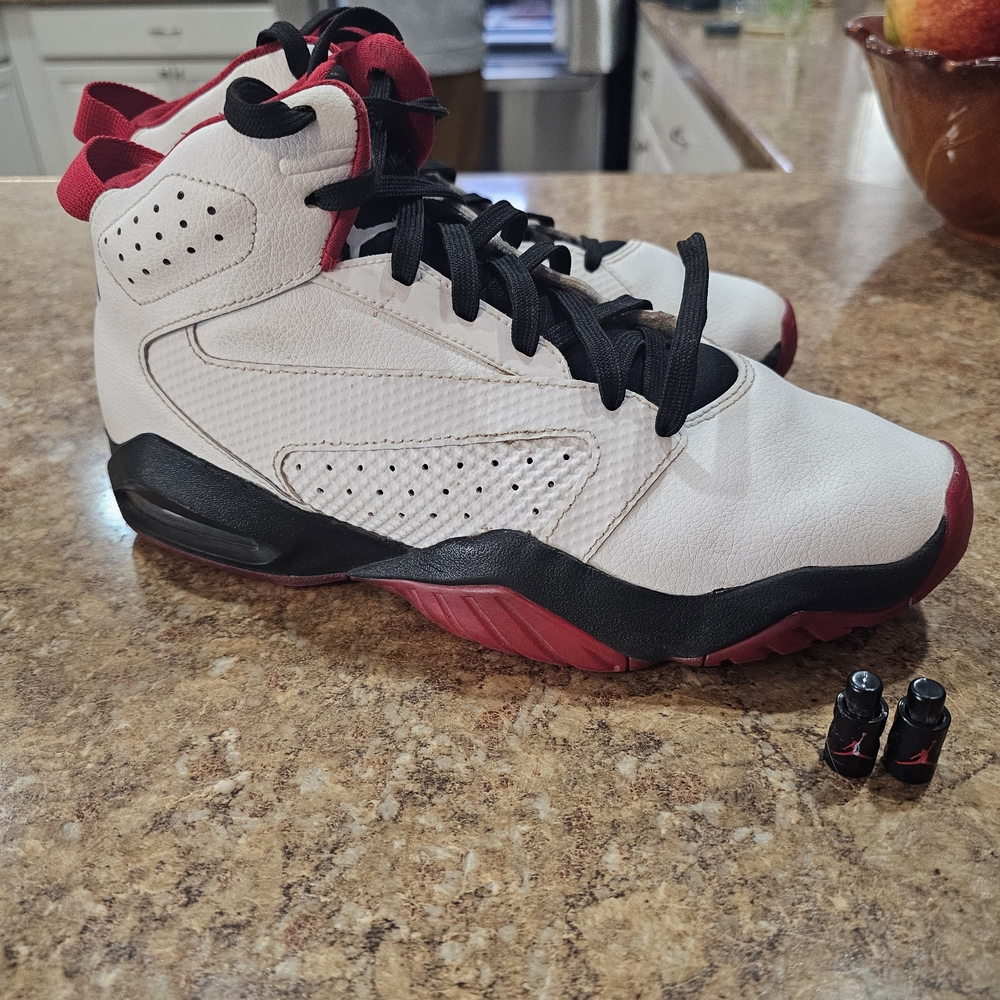 Nike White and Red Sneakers